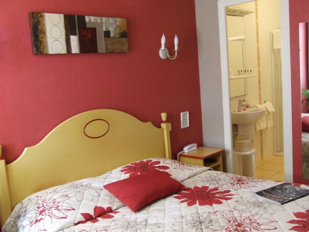 Hotel De La Poste Chagny  Ruang foto